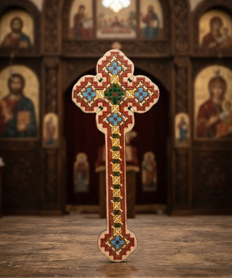 صليب يد للكاهن او الاسقف خشبي بحواف لون بني في احمر - حجم كبير