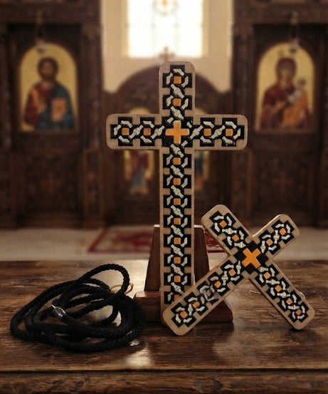 مجموعة صليب يد و صدر للكاهن لون اسود في ابيض ب حبل اسود - حجم اليد