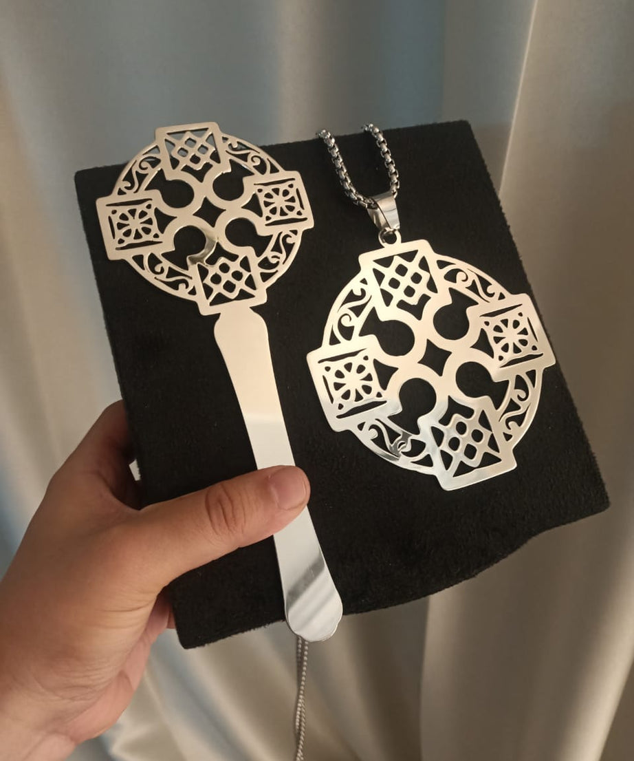 طاقم صليب يد و صدر ستانليس تيل مزغرف دائري