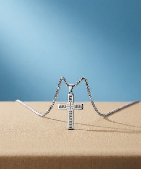 سلسلة ستانليس تيل فضي- صليب بسلسلة مجدولة